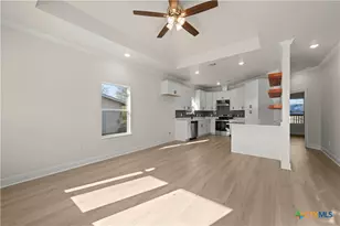 214 Spindletop St, Gatesville, TX 76528 - Photo 8