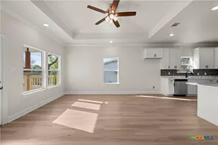 214 Spindletop St, Gatesville, TX 76528 - Photo 6