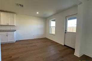 945 Heartseed Ave, New Braunfels, TX 78130 - Photo 6