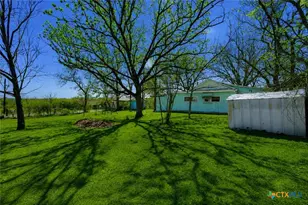1631 E Fannin St, Luling, TX 78648 - Photo 2