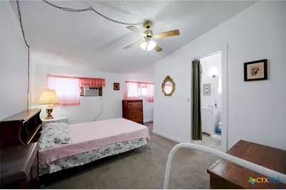 1631 E Fannin Street, Luling, TX 78648 - Photo 18