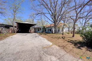 1631 E Fannin St, Luling, TX 78648 - Photo 2