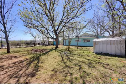 1631 E Fannin Street, Luling, TX 78648 - Photo 26