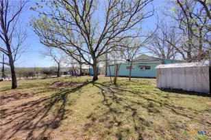 1631 E Fannin St, Luling, TX 78648 - Photo 26