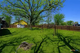 1631 E Fannin St, Luling, TX 78648 - Photo 26