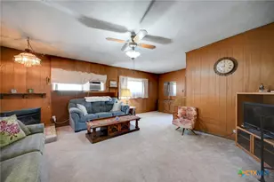 1631 E Fannin St, Luling, TX 78648 - Photo 10