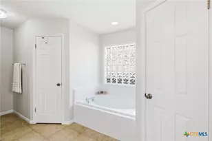 306 Cherrystone Cir, Victoria, TX 77904 - Photo 28