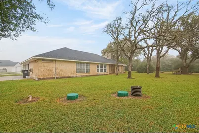 603 Oakway Street, Victoria, TX 77905 - Photo 38