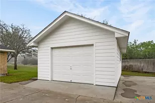 603 Oakway St, Victoria, TX 77905 - Photo 36