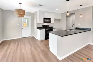 112 Missy Ln, Victoria, TX 77901 - Photo 8