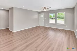 112 Missy Ln, Victoria, TX 77901 - Photo 4