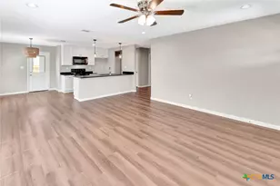 112 Missy Ln, Victoria, TX 77901 - Photo 6