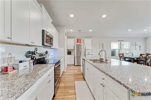 2946 Daisy Meadow, New Braunfels, TX 78130 - Photo 10