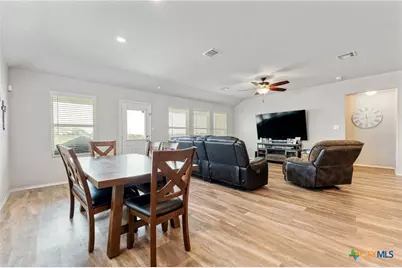 2946 Daisy Meadow, New Braunfels, TX 78130 - Photo 8