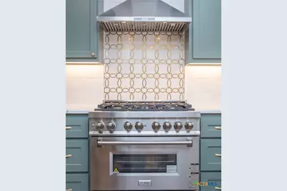 410 N Avenue D, Shiner, TX 77984 - Photo 20