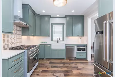 410 N Avenue D, Shiner, TX 77984 - Photo 16