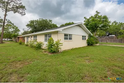 2512 E Airline Road, Victoria, TX 77901 - Photo 2