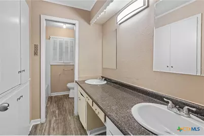 2512 E Airline Road, Victoria, TX 77901 - Photo 12