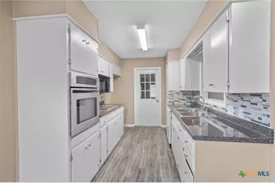 2512 E Airline Road, Victoria, TX 77901 - Photo 10