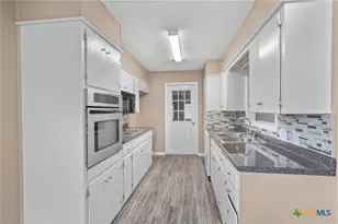 2512 E Airline Rd, Victoria, TX 77901 - Photo 10