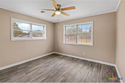 2512 E Airline Road, Victoria, TX 77901 - Photo 16