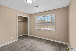 2512 E Airline Rd, Victoria, TX 77901 - Photo 14