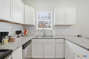 230 Thompson Pl, San Antonio, TX 78225 - Photo 10