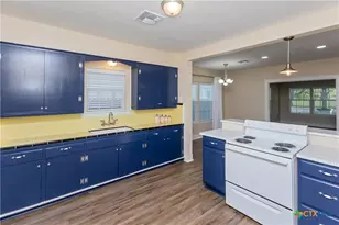 1903 E North St, Victoria, TX 77901 - Photo 10