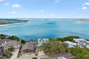382 Kings Crown, Canyon Lake, TX 78133 - Photo 2