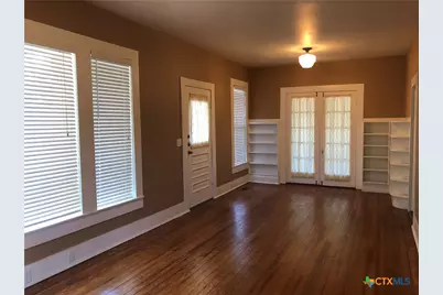 414 W San Antonio Street, San Marcos, TX 78666 - Photo 2
