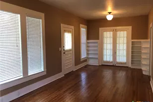 414 W San Antonio St, San Marcos, TX 78666 - Photo 2