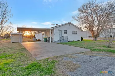 1907 Pleasant Green Drive, Victoria, TX 77901 - Photo 2