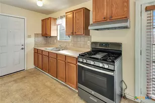 1907 Pleasant Green Dr, Victoria, TX 77901 - Photo 4