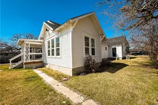 1602 Saunders St, Gatesville, TX 76528 - Photo 6