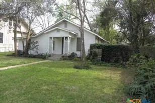 227 West End St, Goliad, TX 77963 - Photo 2