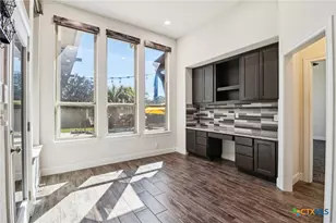 988 Carriage Loop, New Braunfels, TX 78132 - Photo 10