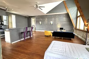 103 W Walnut St, Seguin, TX 78155 - Photo 6