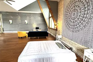 103 W Walnut St, Seguin, TX 78155 - Photo 10