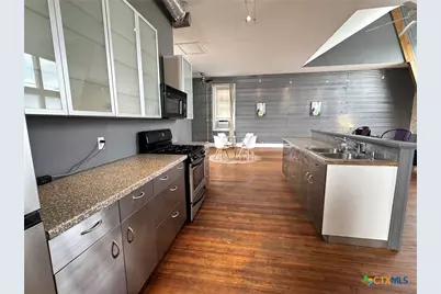 103 W Walnut Street #A, Seguin, TX 78155 - Photo 8