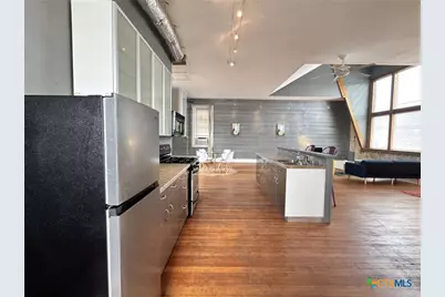 103 W Walnut Street #A, Seguin, TX 78155 - Photo 2