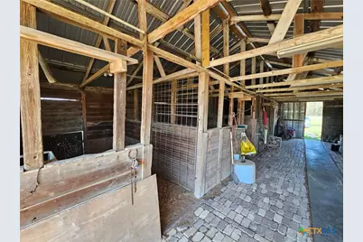 4821 Fm 467, Seguin, TX 78155 - Photo 28