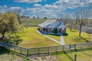 2110 Immenhauser Rd, Yoakum, TX 77995 - Photo 2