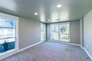 403 W French St, Cuero, TX 77954 - Photo 10