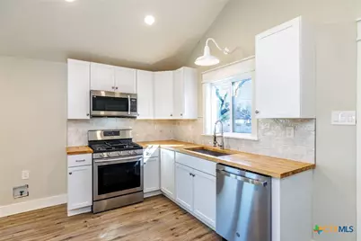 403 W French Street, Cuero, TX 77954 - Photo 8