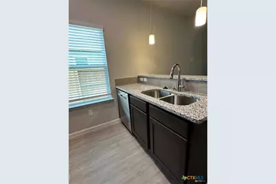 516 Hudson St, Seguin, TX 78155 - Photo 4