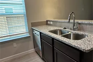 516 Hudson St, Seguin, TX 78155 - Photo 4