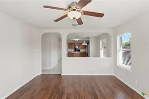 513 Zapata Cir, New Braunfels, TX 78130 - Photo 4