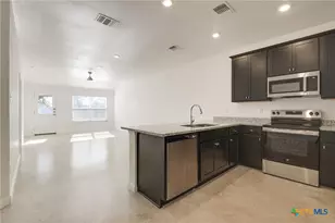 910 Wax Myrtle Ct, Killeen, TX 76543 - Photo 2