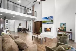 634 Meade St, New Braunfels, TX 78132 - Photo 8