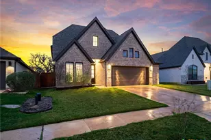 634 Meade St, New Braunfels, TX 78132 - Photo 2